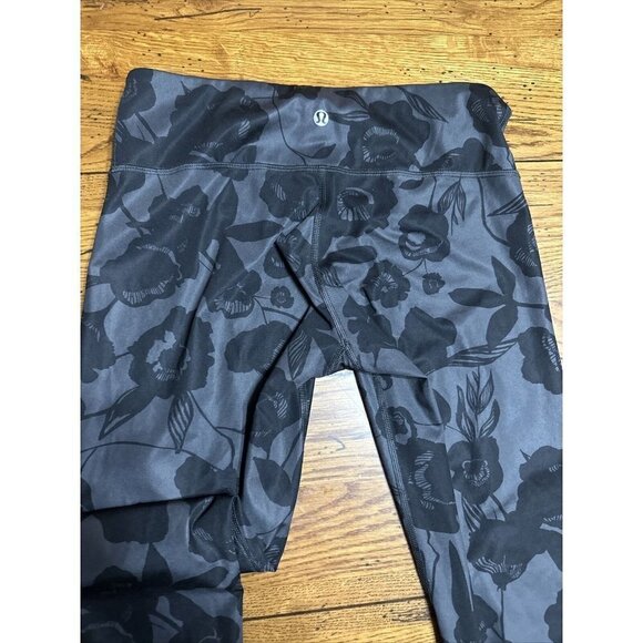 LULULEMON Black Gray Floral Leggings Mid Rise L7 Womens Sz 6 - Picture 6 of 8